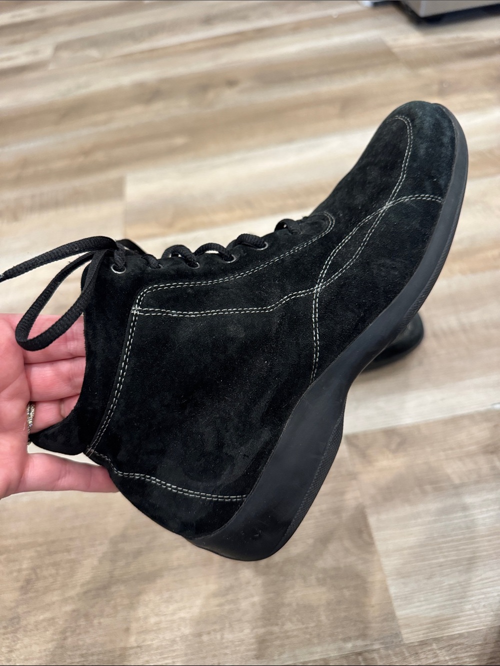 Women's Newport News Black Suede Lace-Up Ankle Chukka Style Comfort Walking Shoe